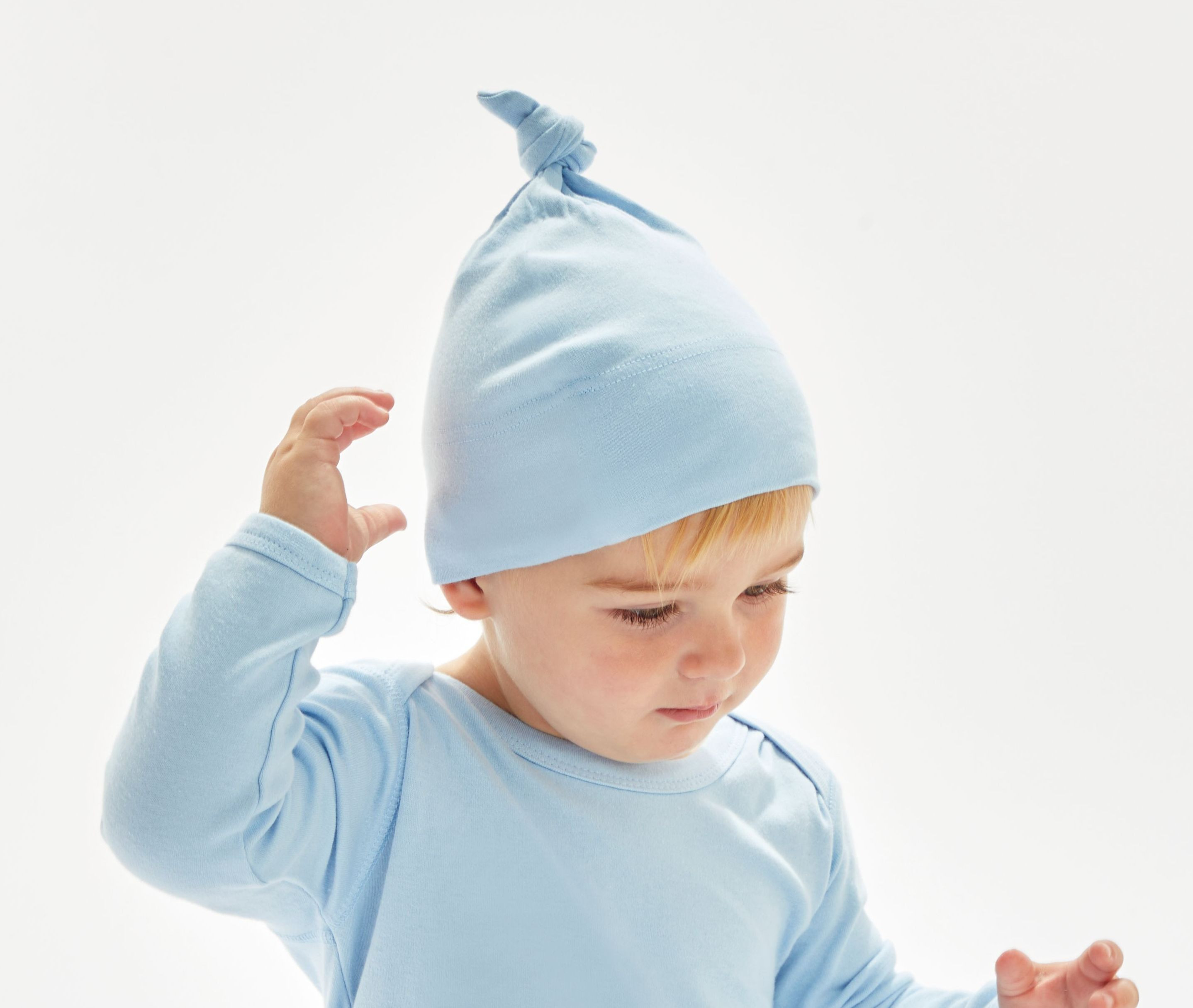 BABY 1 KNOT HAT