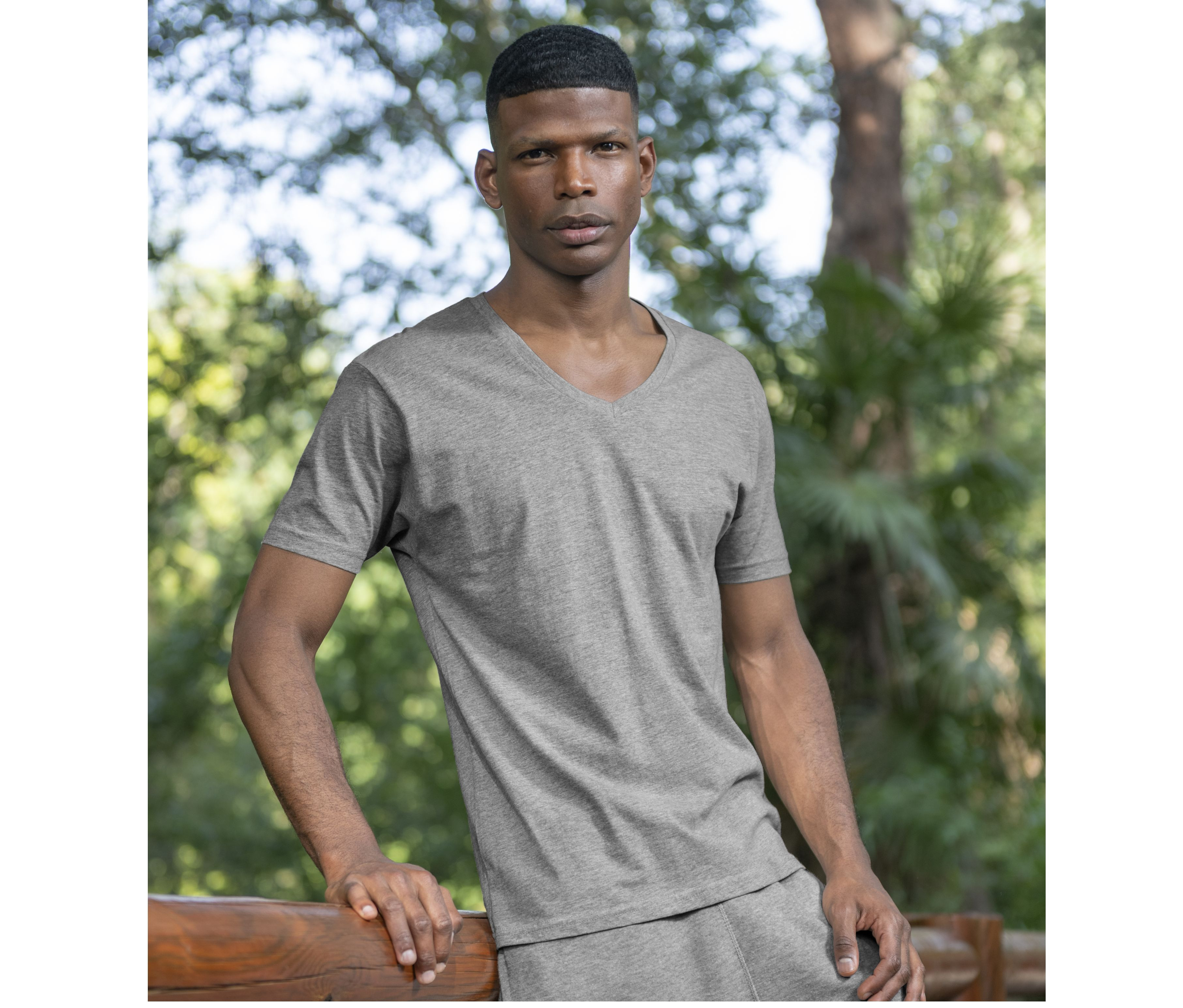 URBAN V-NECK